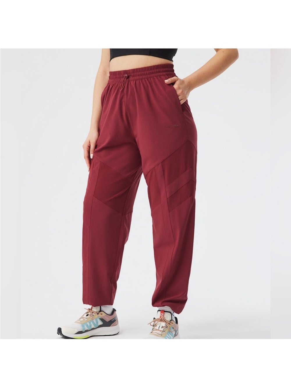 Outdoor Voices relay drawcord Pants Red Adjustable Cuffs Women’s Size small